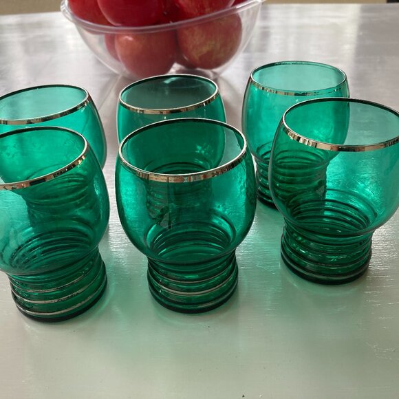VINTAGE EMERALD GREEN GLASSES (6) ART DECO 4"H Cordial/ Juice Vintage - Picture 1 of 6